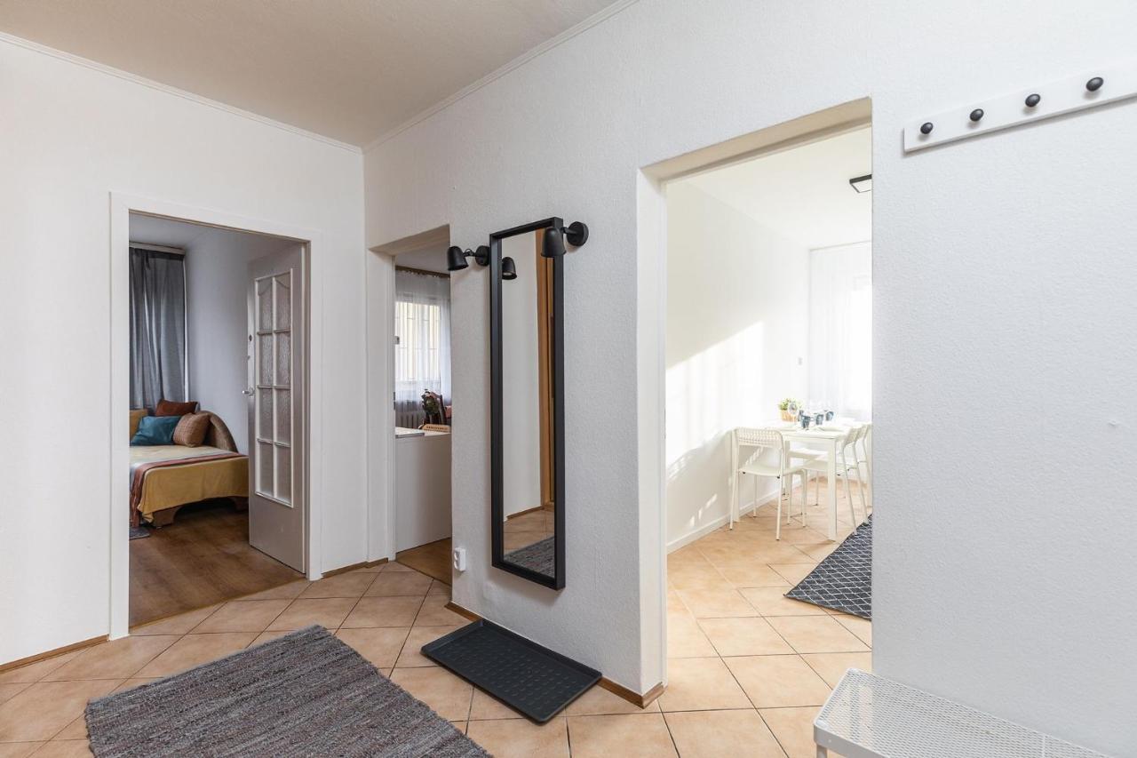 Room, Pirenejska 20 Cozy Rooms Warszawa Eksteriør billede