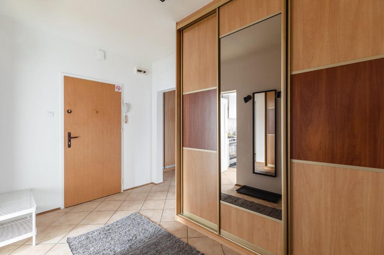 Room, Pirenejska 20 Cozy Rooms Warszawa Eksteriør billede
