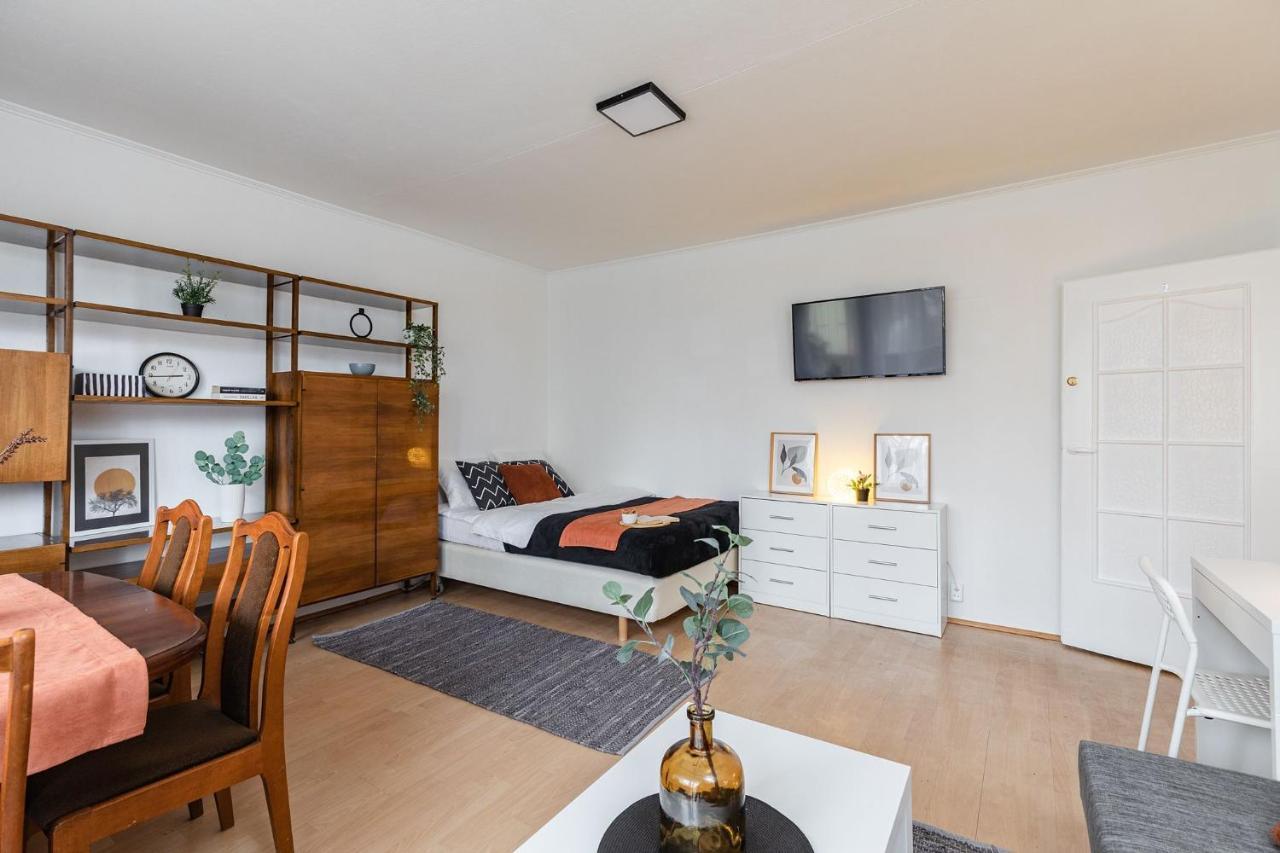 Room, Pirenejska 20 Cozy Rooms Warszawa Eksteriør billede