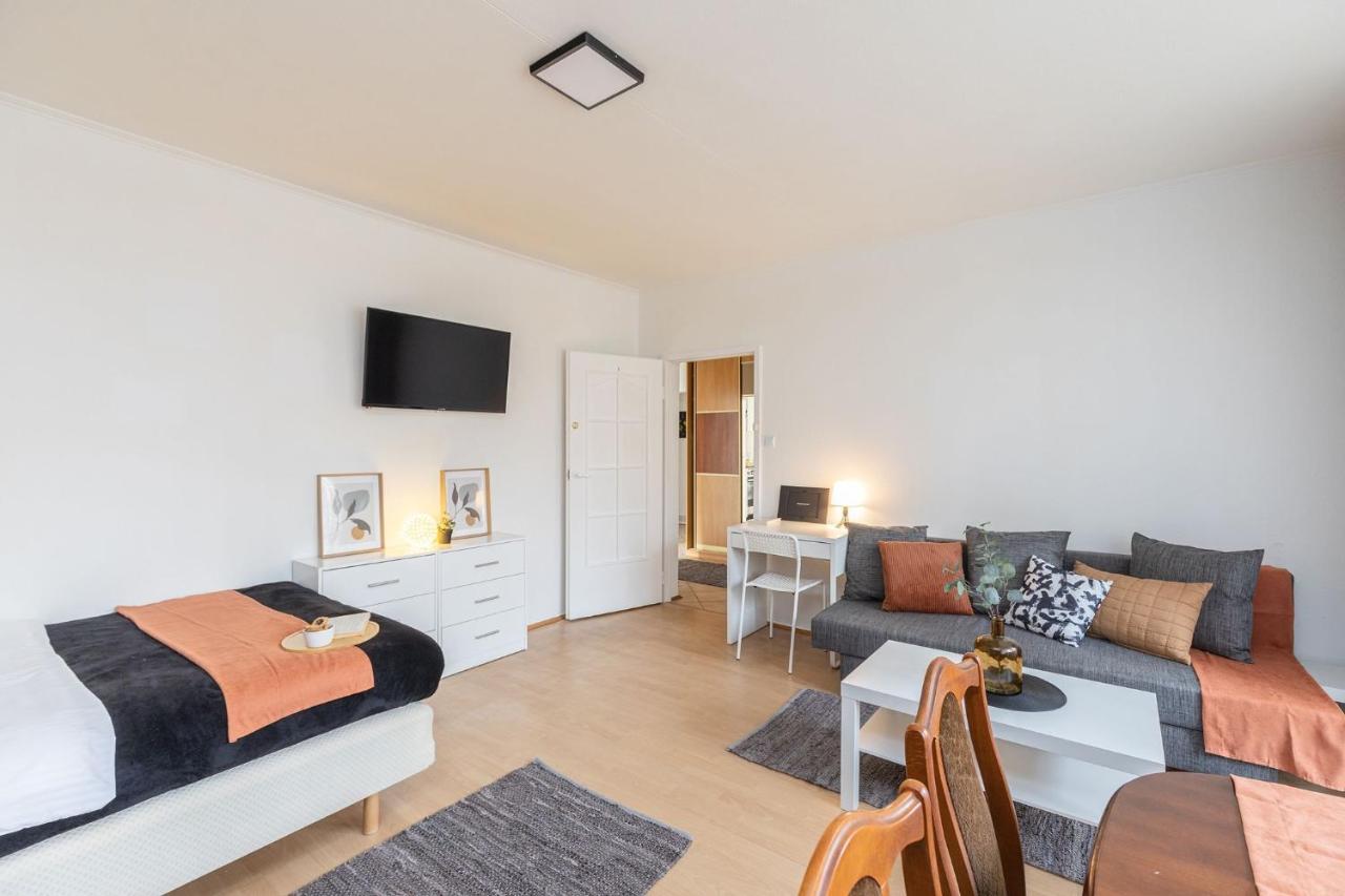 Room, Pirenejska 20 Cozy Rooms Warszawa Eksteriør billede