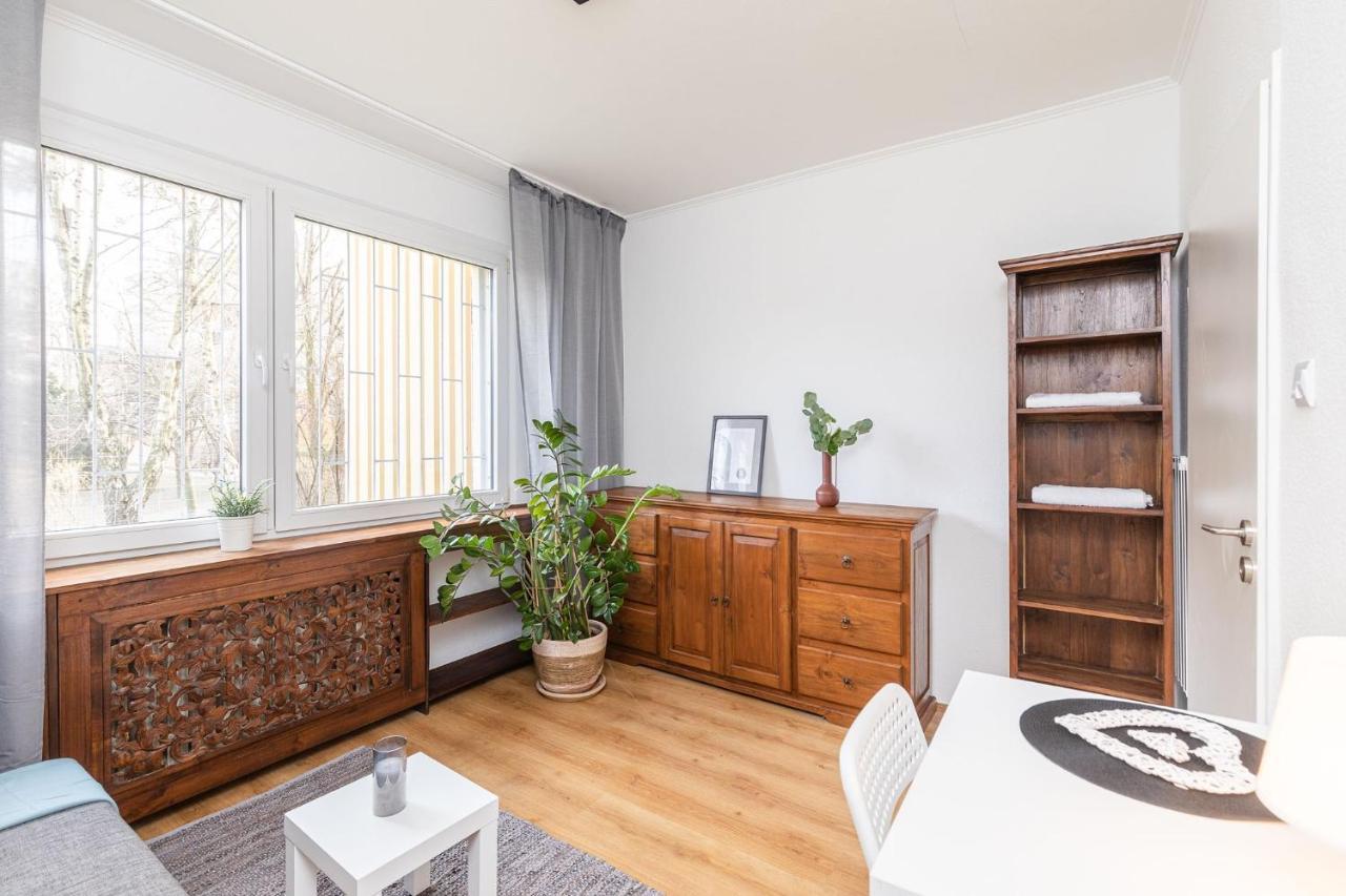 Room, Pirenejska 20 Cozy Rooms Warszawa Eksteriør billede